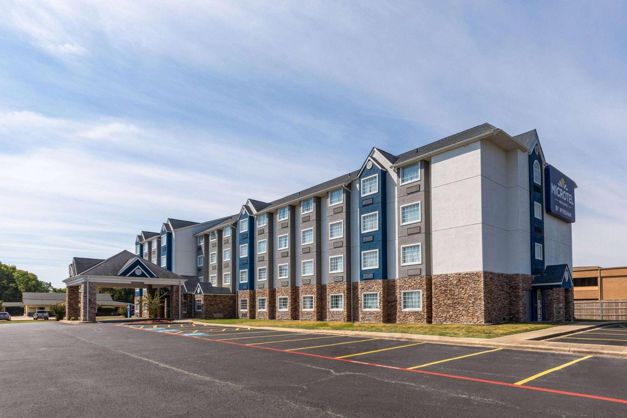 Microtel Inn & Suites By Wyndham Bossier City Exterior photo